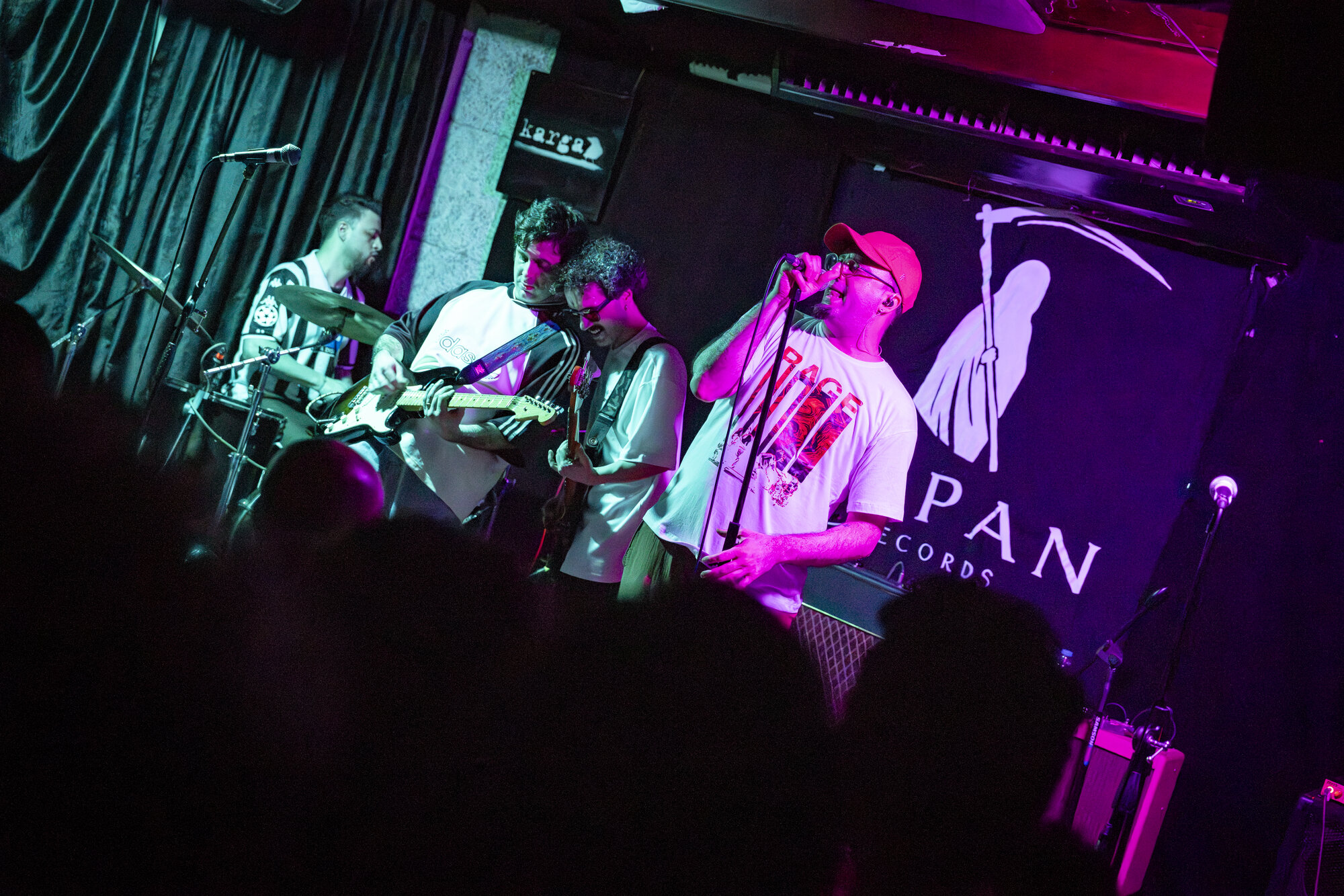 OKOS - Karga Bar sahne performansı